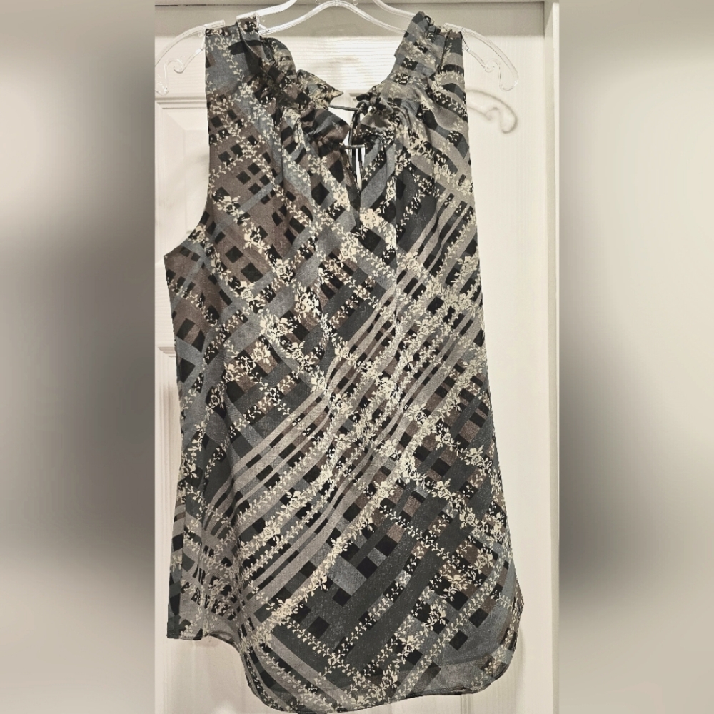 Cabi Gray Graph Trellis Sleeveless Blouse